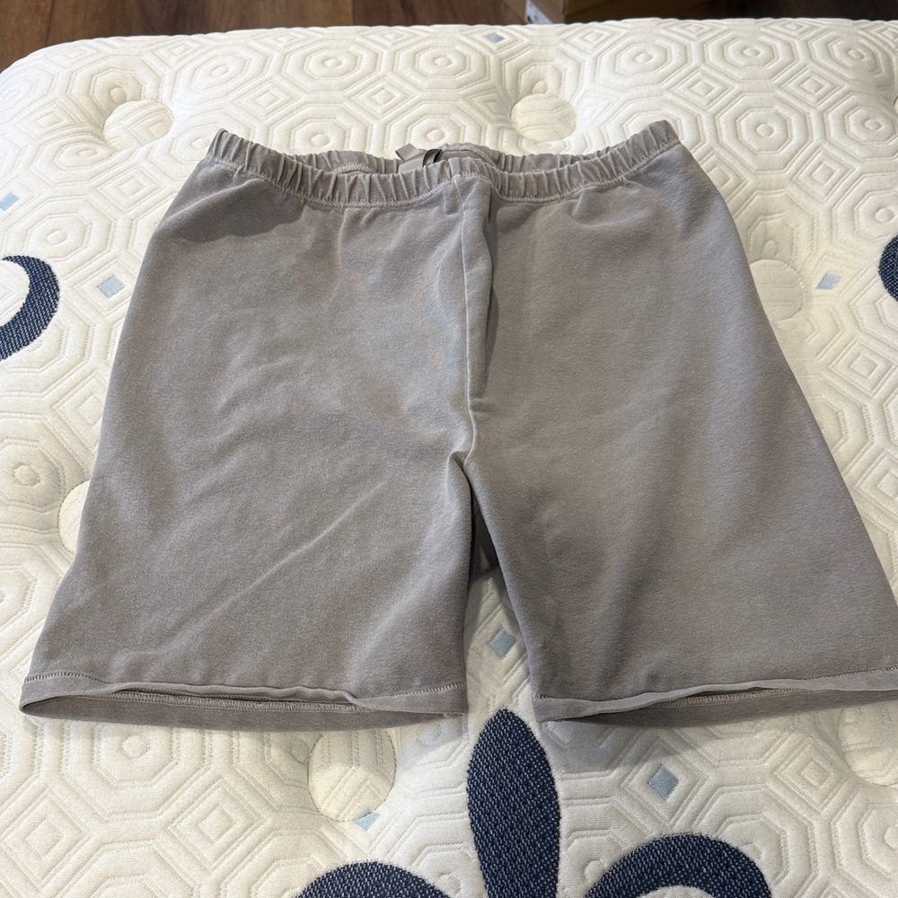 SKIMS Women's Gray Bike Shorts - Picture 1 of 1